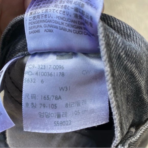 Levi’s 501 Button Fly Denim Shorts - Picture 4 of 4